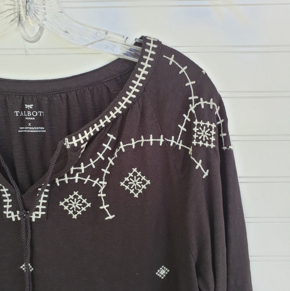 🛑SOLD🛑 Talbots Embroidered black blouse - Picture 3 of 8